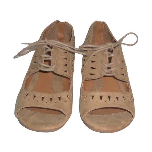 Jaclyn Smith Tan Effie Lace Up Back Zip Wedge Sandals - Sz 7 - Picture 4 of 14